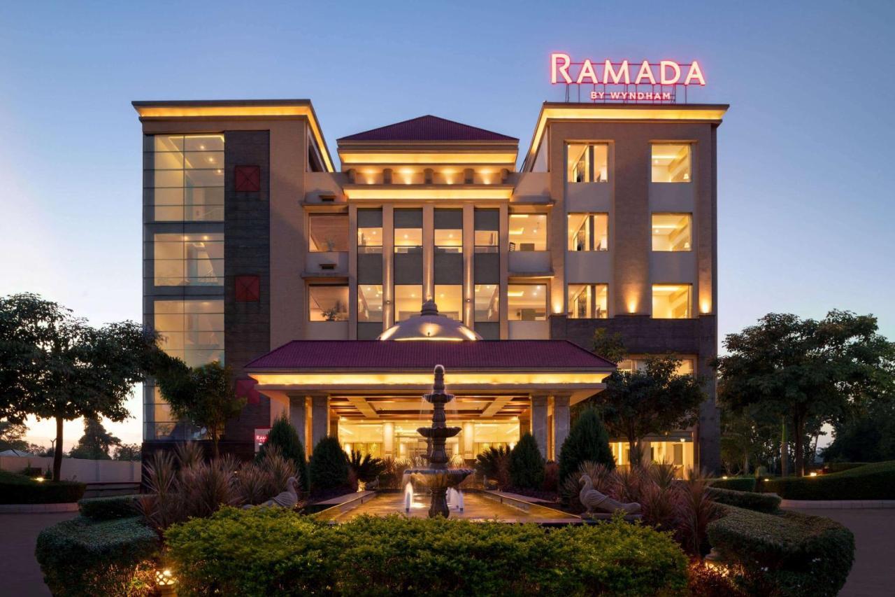 Ramada By Wyndham Varanasi Katesar Chandauli Exterior foto