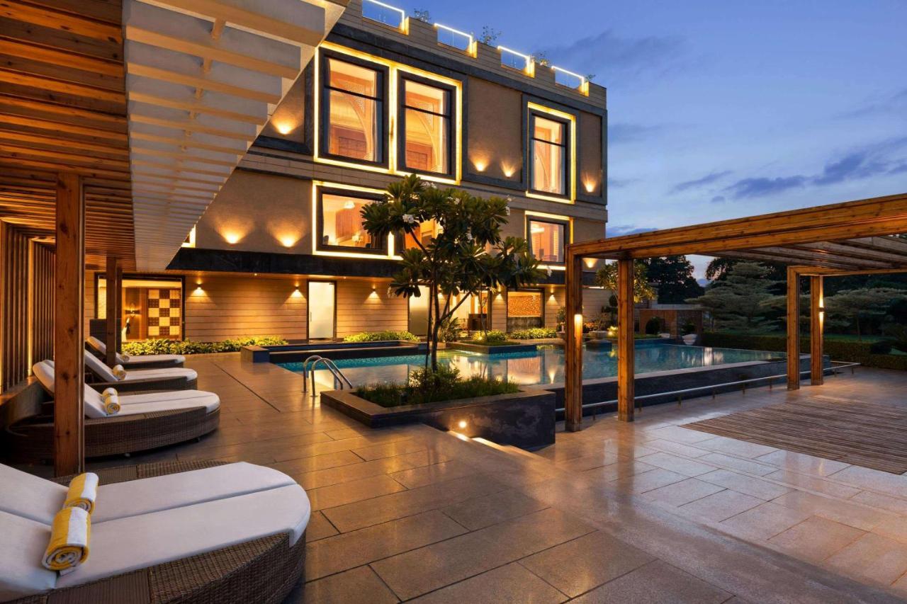 Ramada By Wyndham Varanasi Katesar Chandauli Exterior foto
