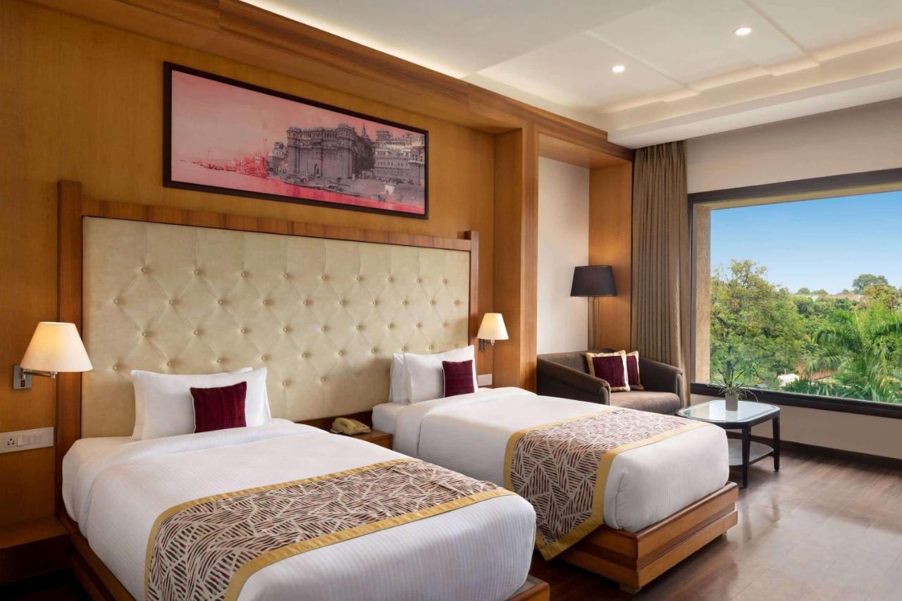 Ramada By Wyndham Varanasi Katesar Chandauli Exterior foto