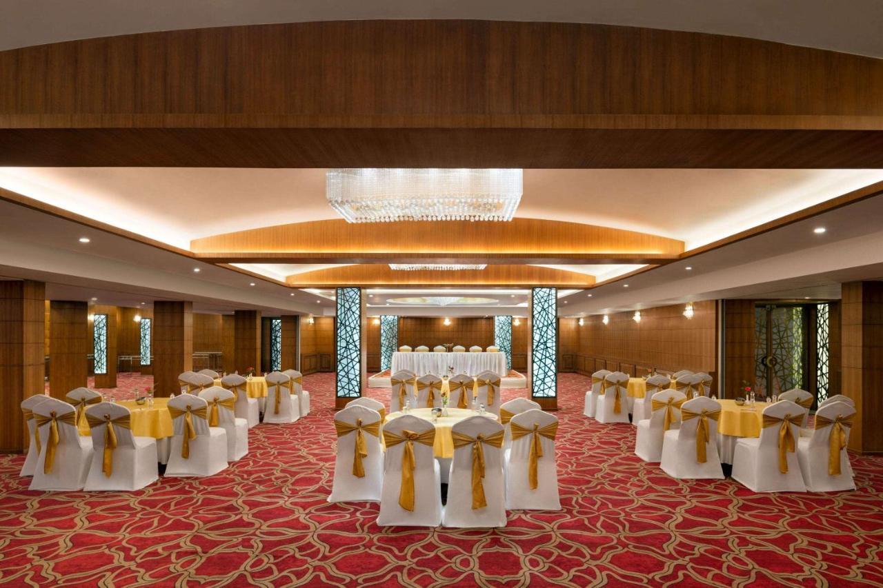 Ramada By Wyndham Varanasi Katesar Chandauli Exterior foto