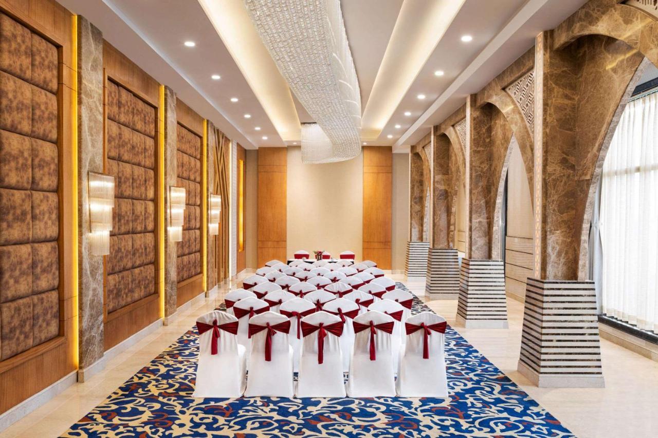 Ramada By Wyndham Varanasi Katesar Chandauli Exterior foto