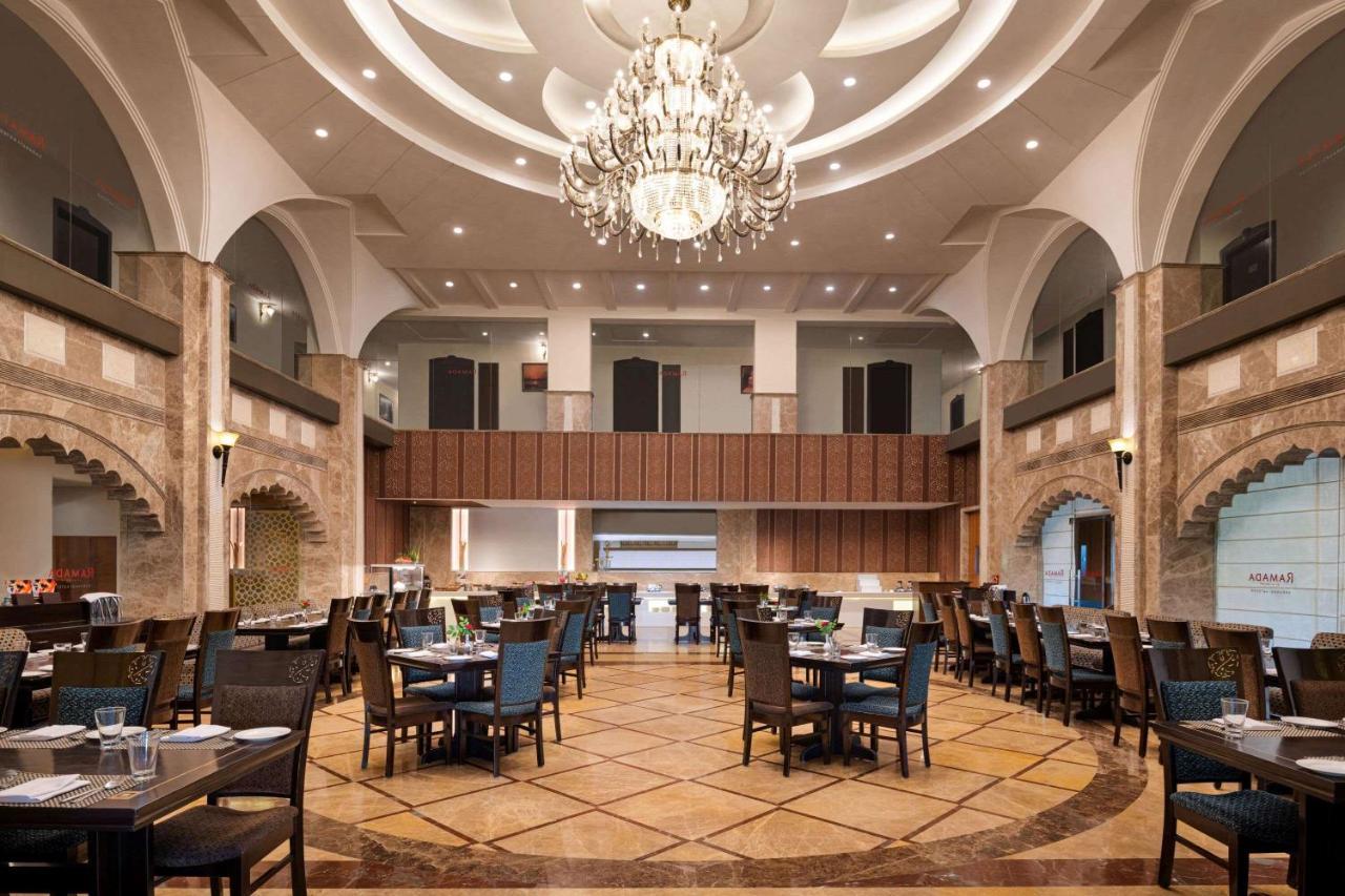 Ramada By Wyndham Varanasi Katesar Chandauli Exterior foto