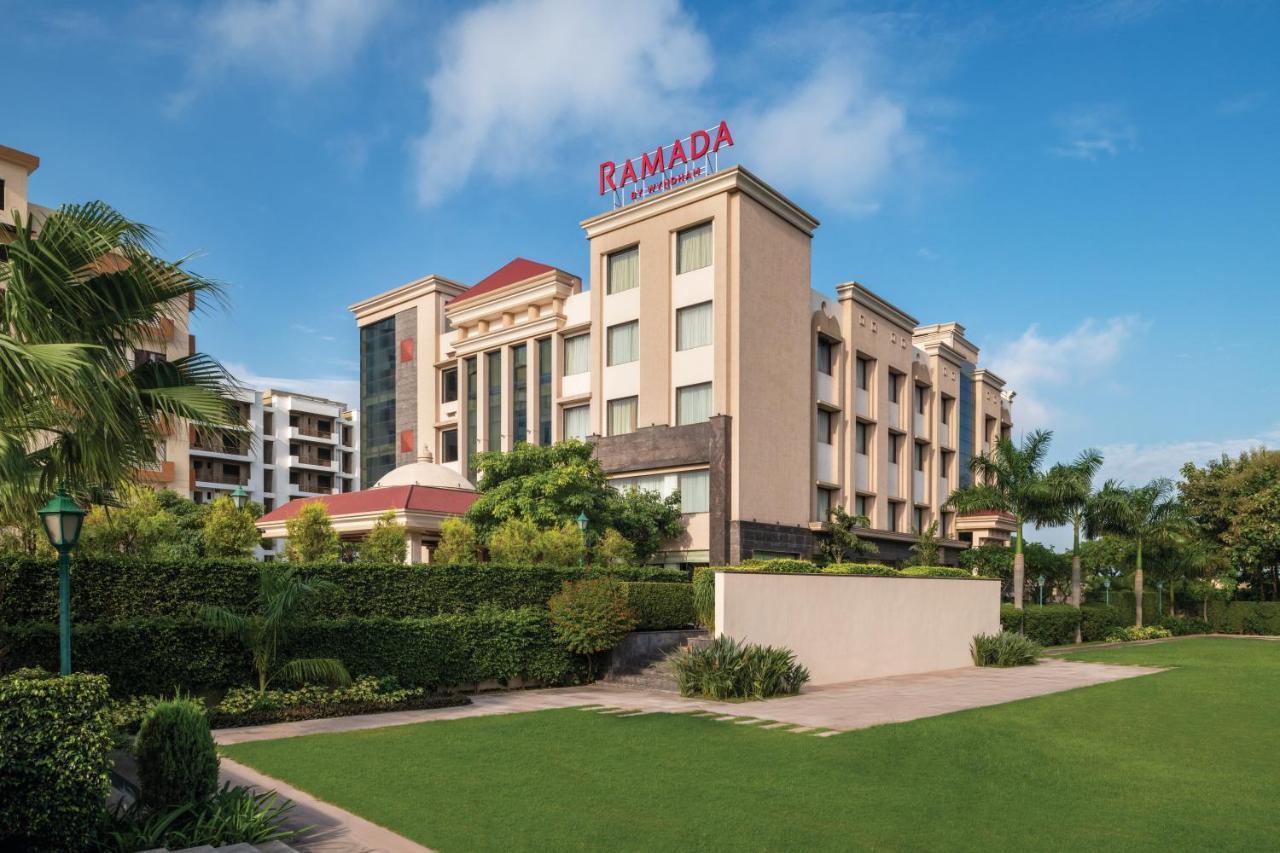 Ramada By Wyndham Varanasi Katesar Chandauli Exterior foto