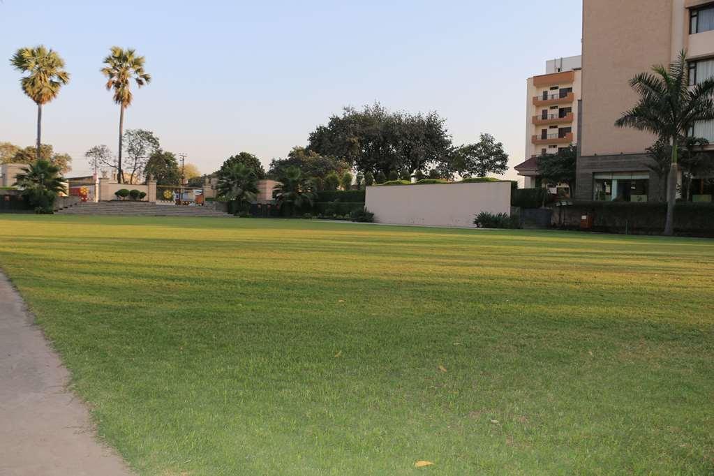 Ramada By Wyndham Varanasi Katesar Chandauli Einrichtungen foto