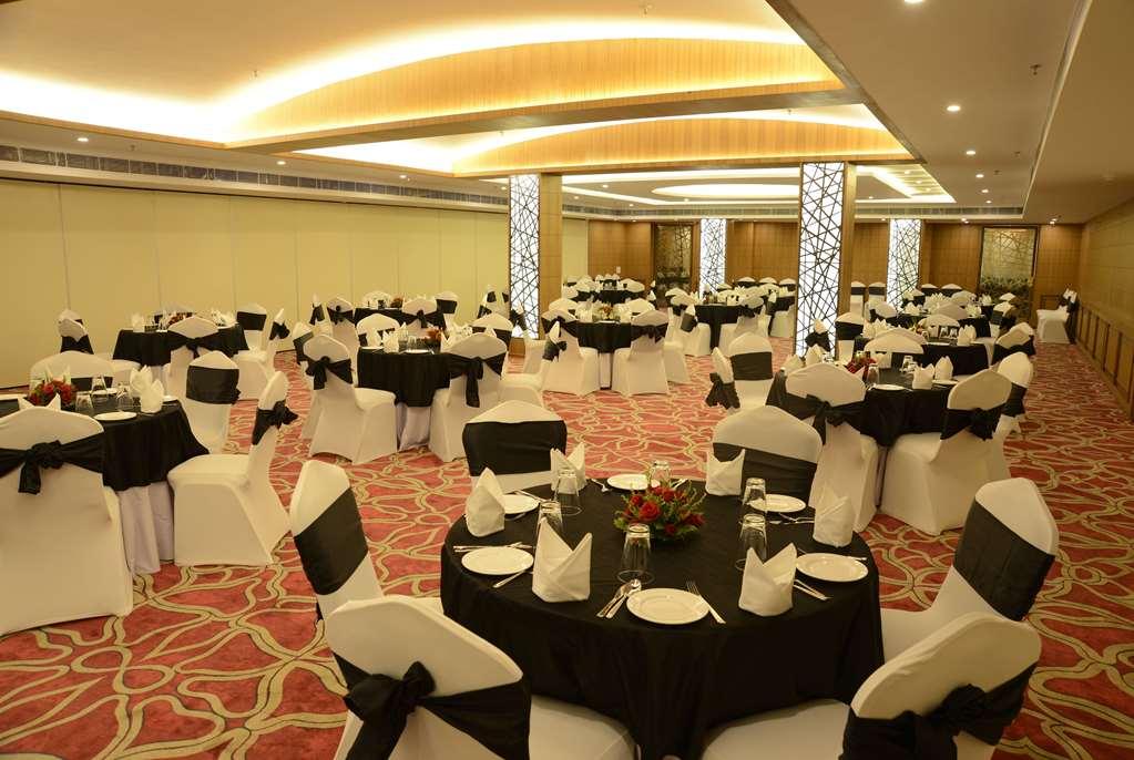 Ramada By Wyndham Varanasi Katesar Chandauli Einrichtungen foto