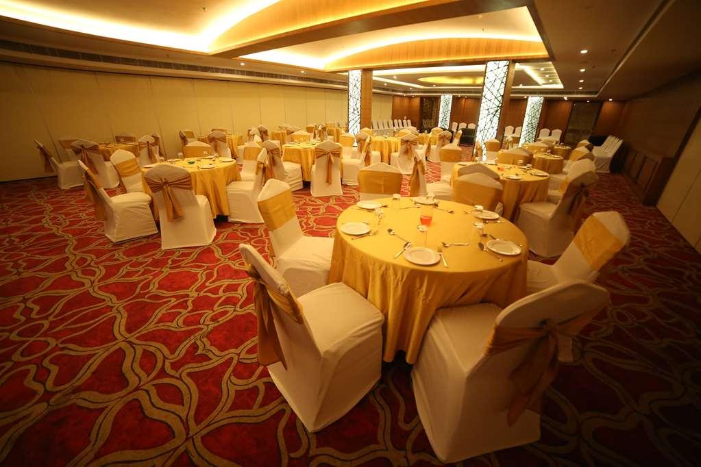 Ramada By Wyndham Varanasi Katesar Chandauli Einrichtungen foto
